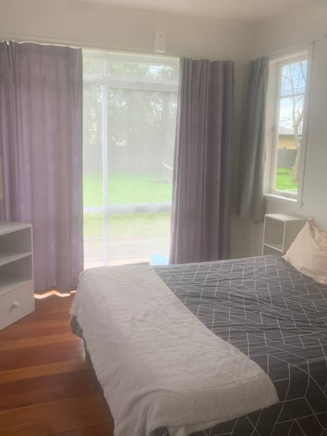 RAEWYN's room