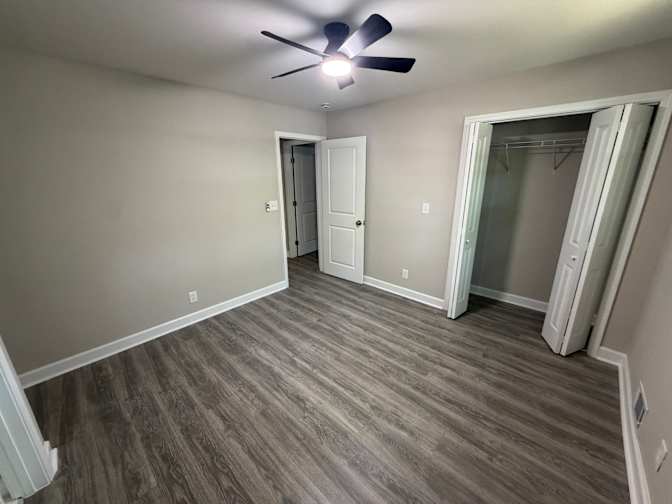 Alcove Rooms's room
