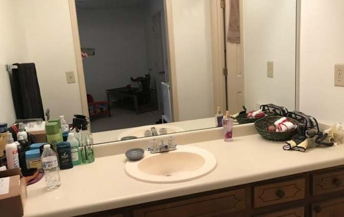 Alcove Rooms's room