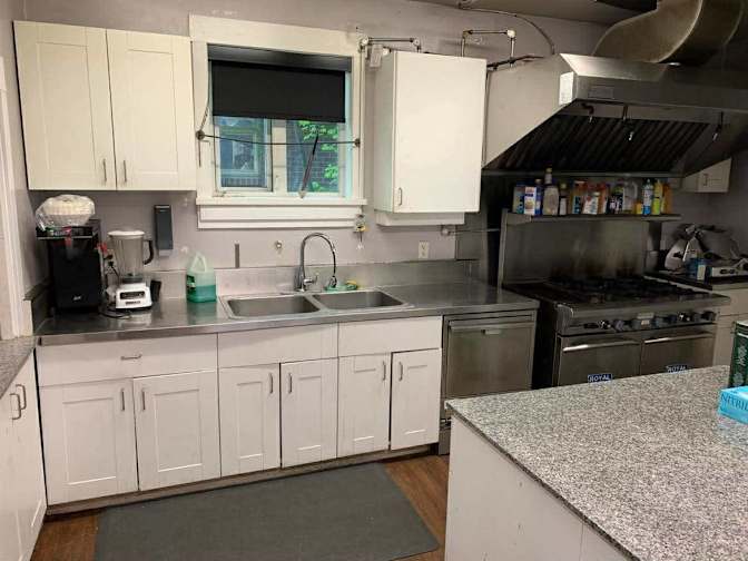 Garrett  Surgoine's room