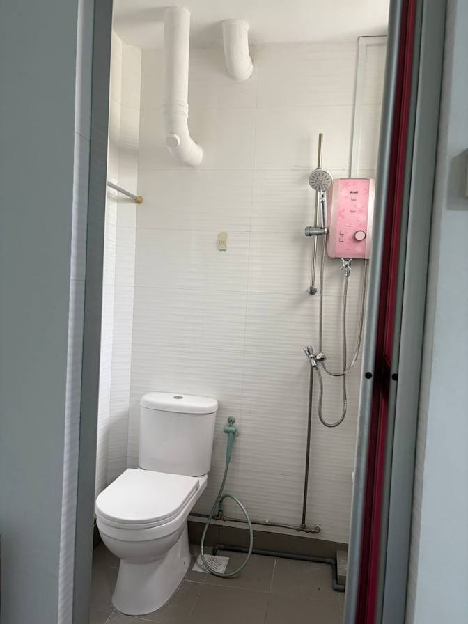 Htet's room