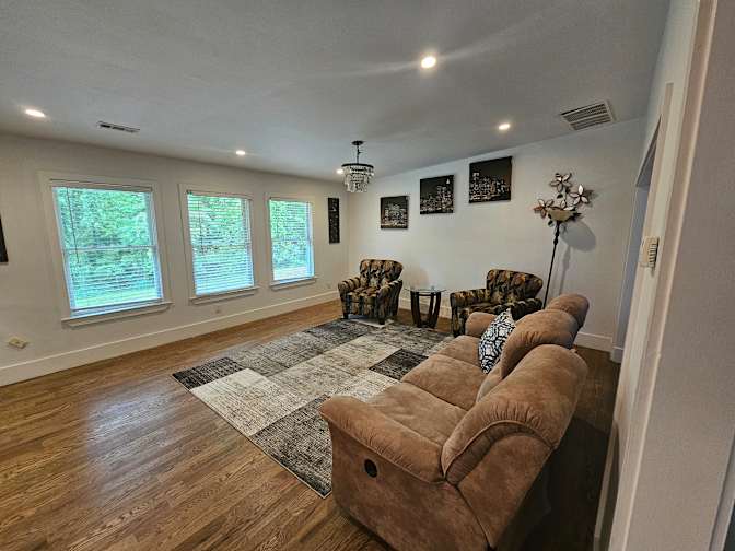 CL&C Property Management and Consulting's room