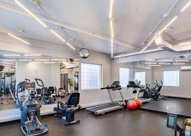 ezel's room