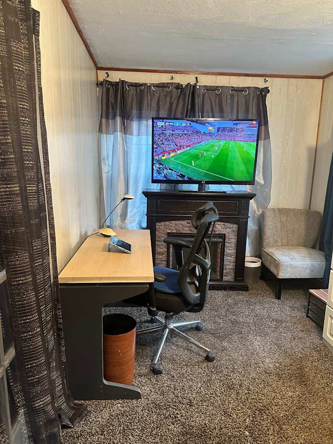 Len's room