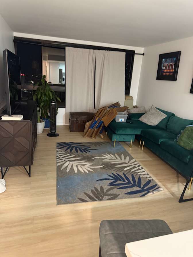 Simon Johnson's room