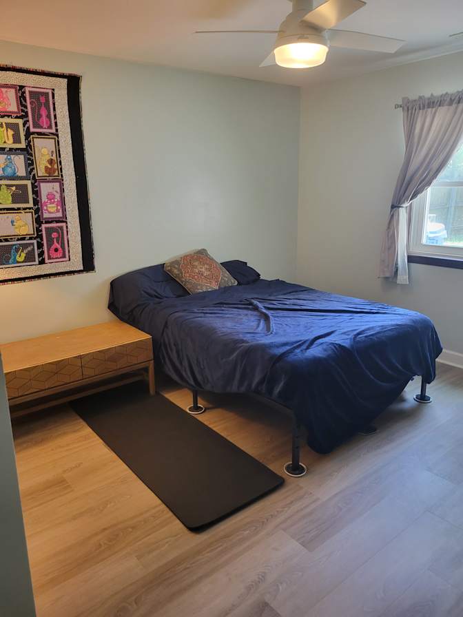 Thomas's room