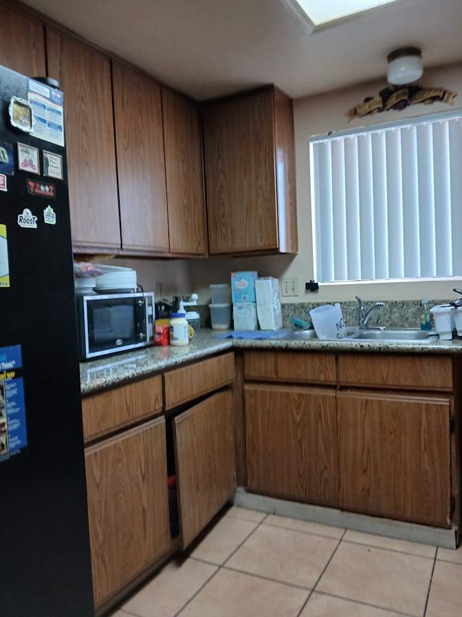 carlos's room