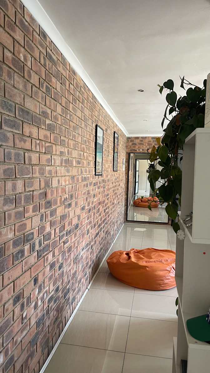 Azola's room