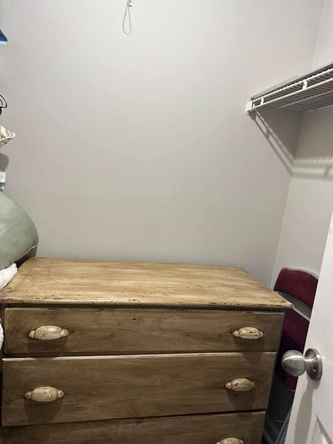 Brooksie D Wells's room
