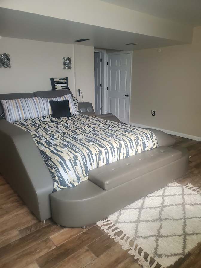 Donna L Monroe's room
