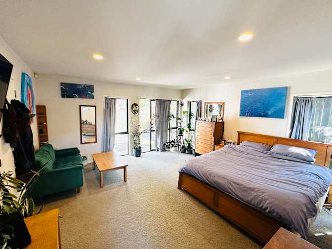 Gal's room