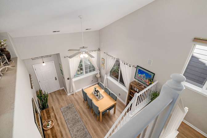 Leslie's room