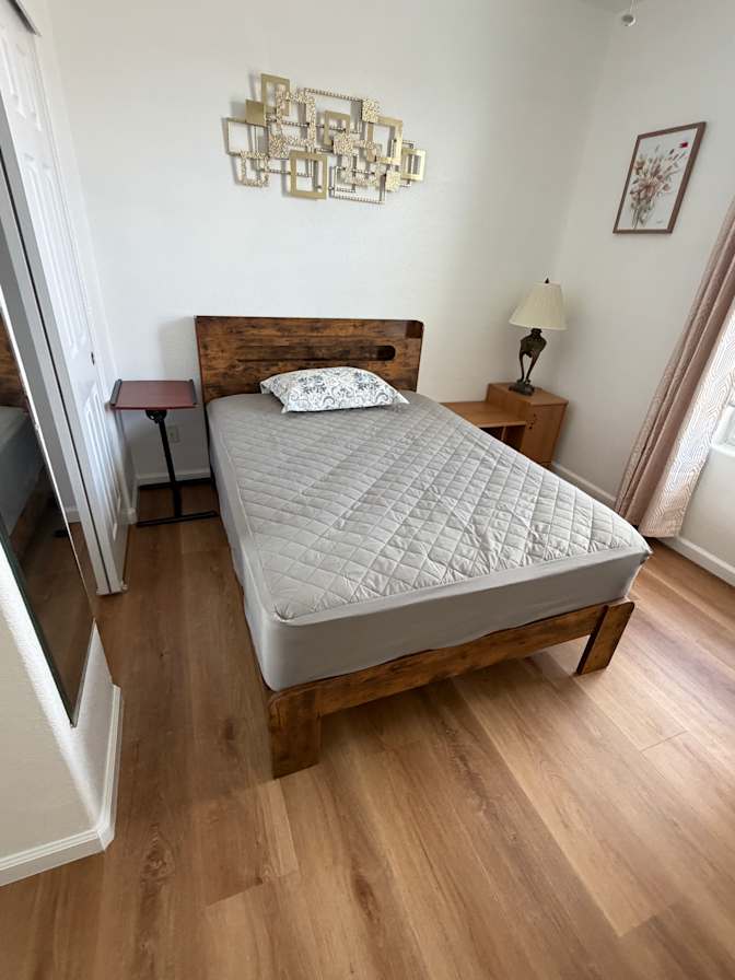 Tung's room