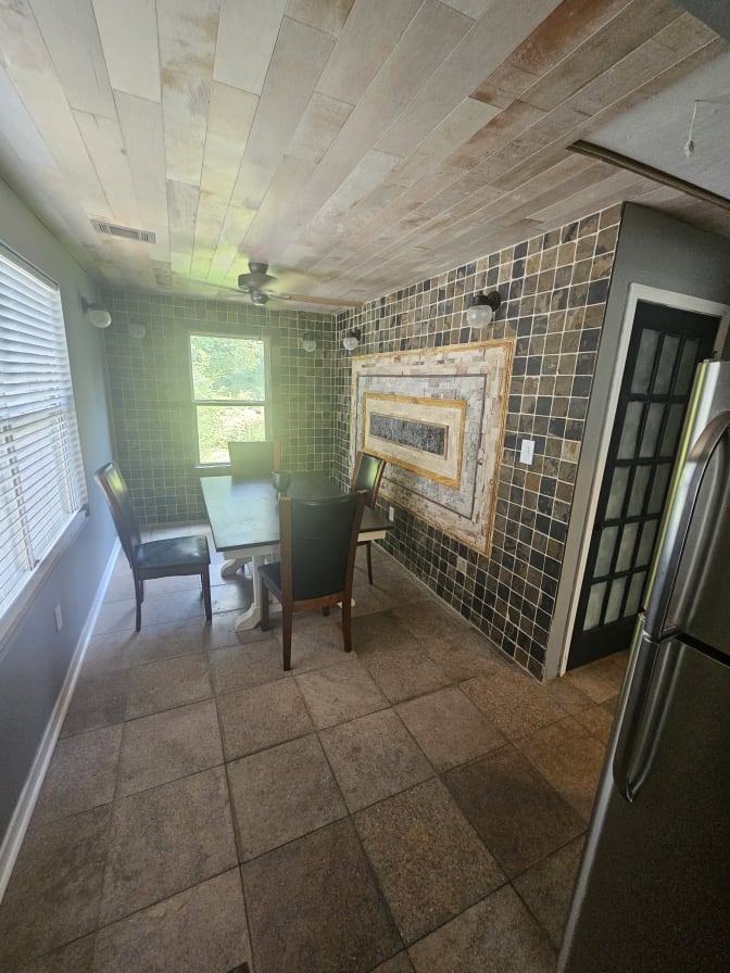 CL&C Property Management and Consulting's room