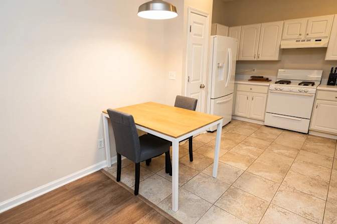 Alcove Rooms's room