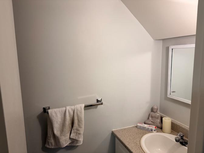 tom's room