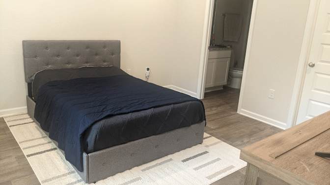 Dee's room