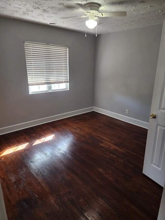 Alcove Rooms's room