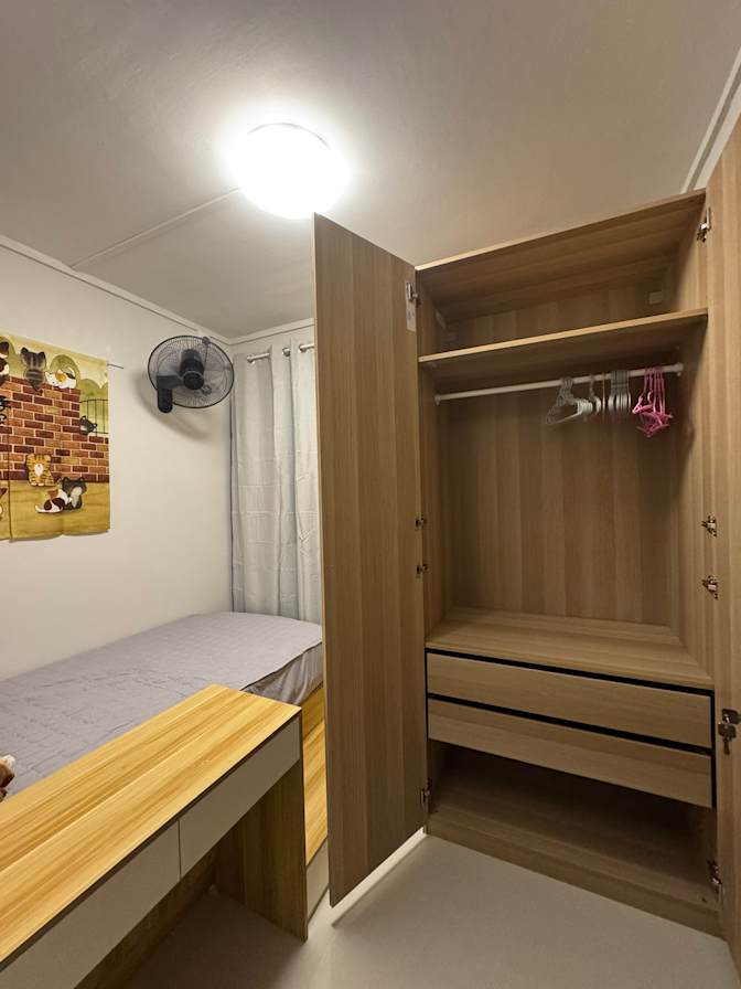 Chua 's room