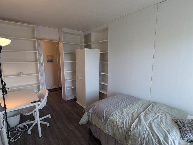 Serdar's room