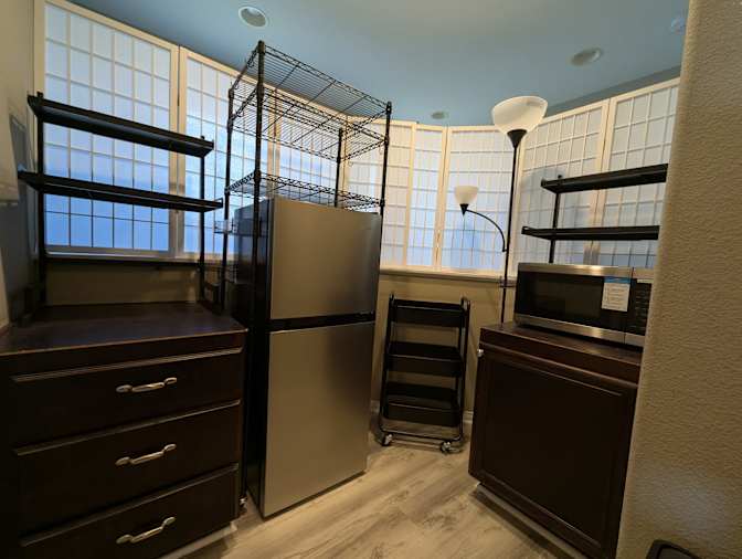 Room Available's room
