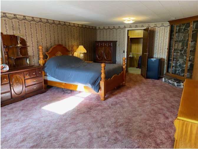 Louis's room
