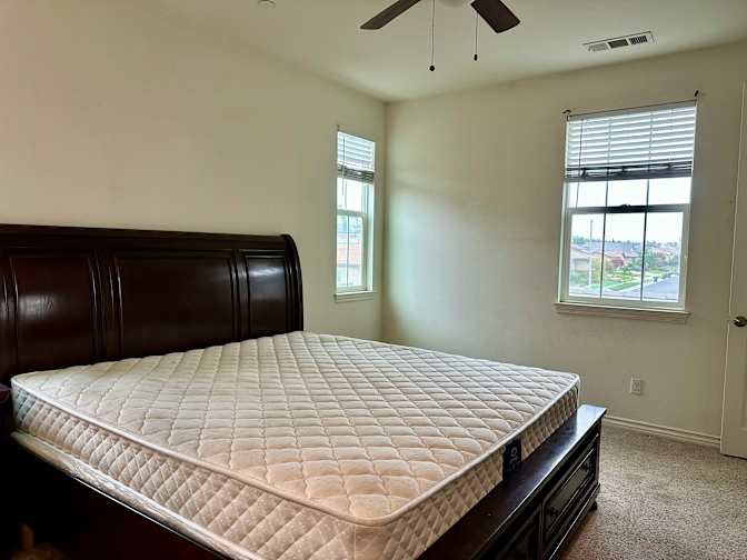 Lisa's room