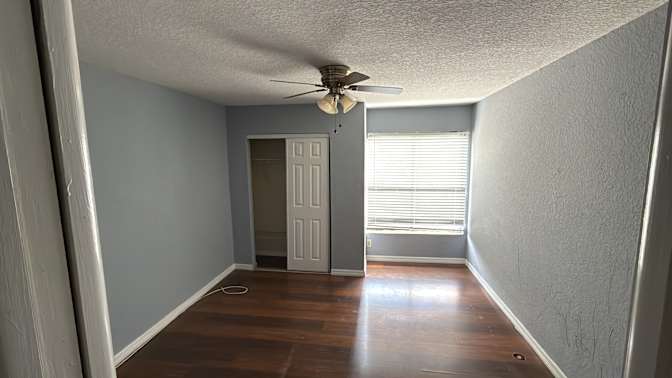 Tomas's room