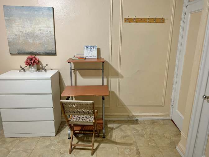 Liz's room