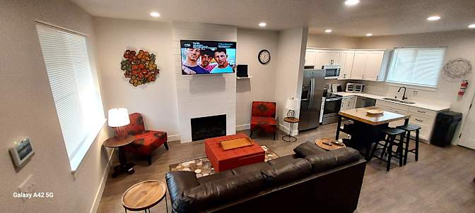 Delores & Robert Anderson's room