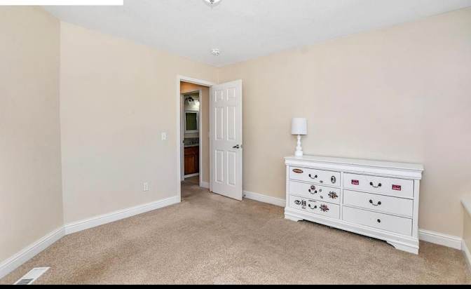 Thinh's room
