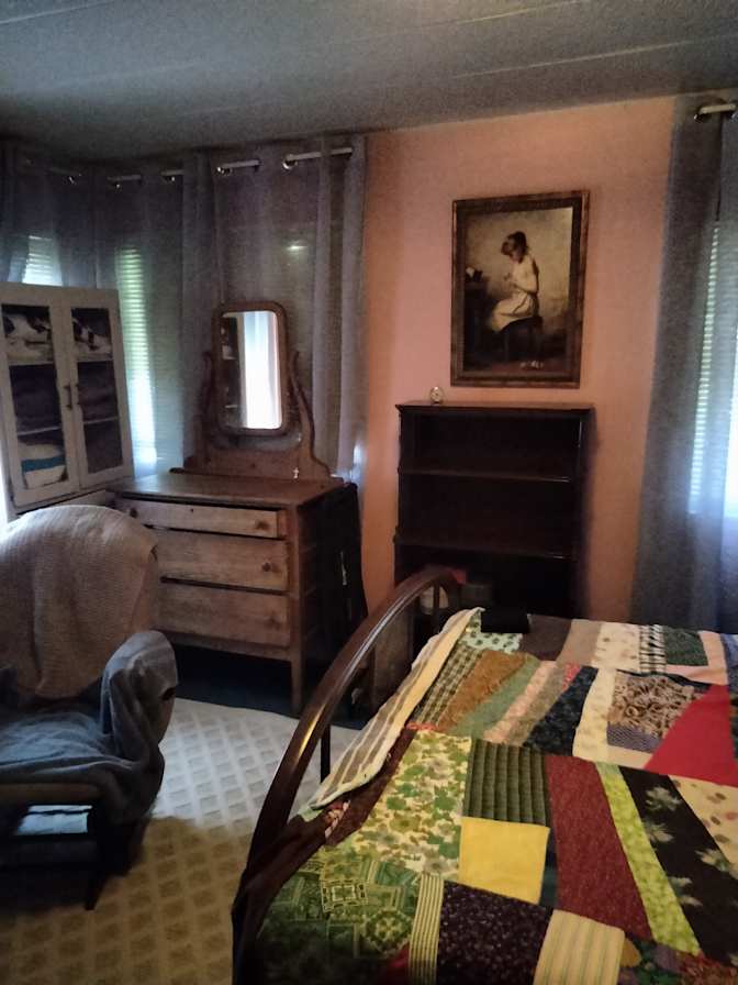 Debra J Barton's room