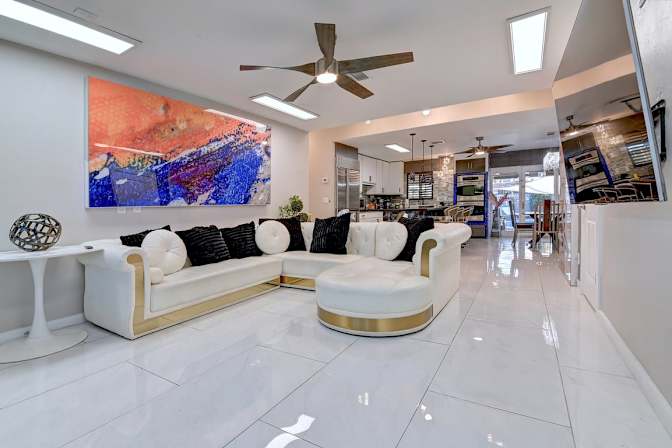 Dennis Lev's room