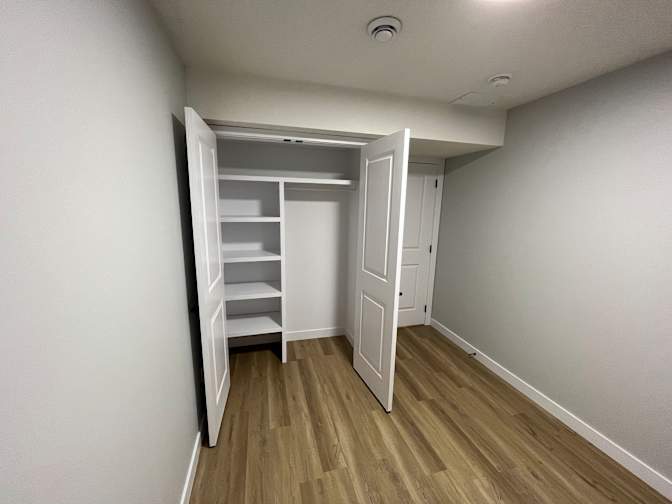 Nikhil Lakhanpal's room