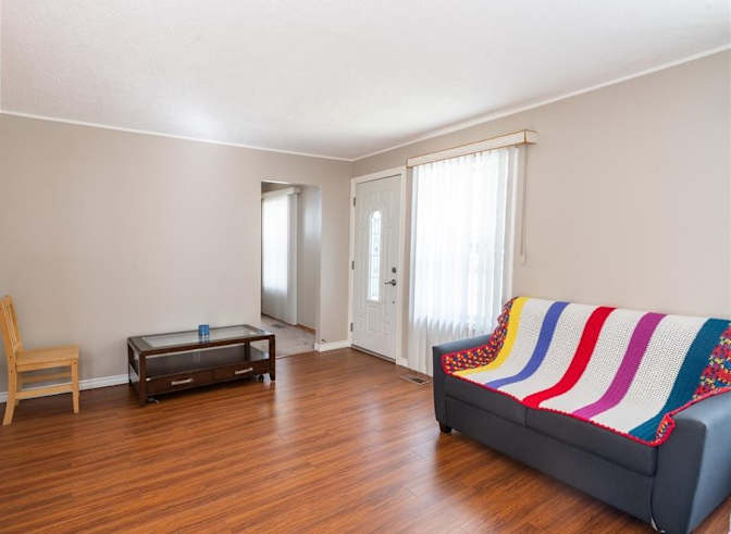 canreaps's room