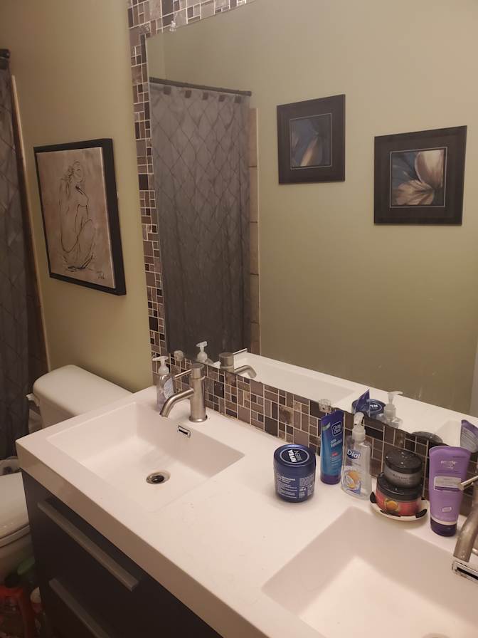 Enrique's room