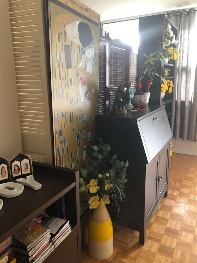 Jen's room