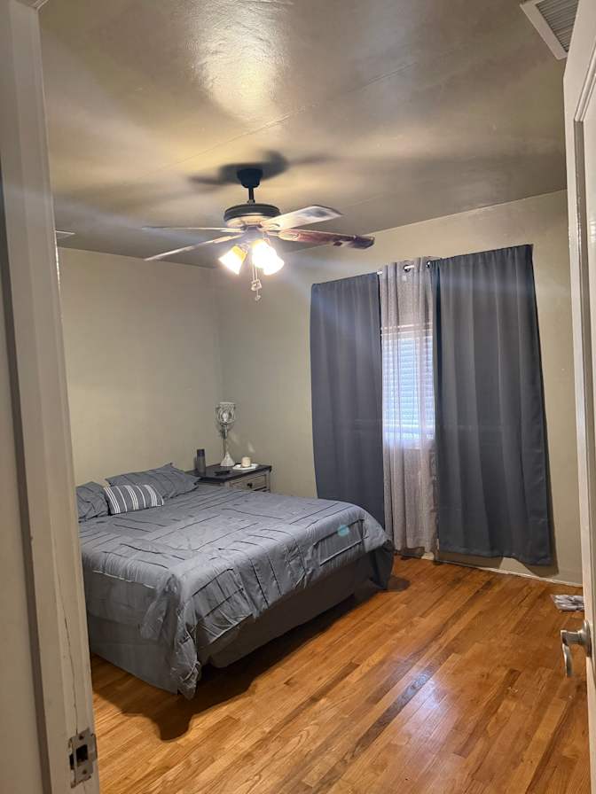 Kirstina L Hicks's room