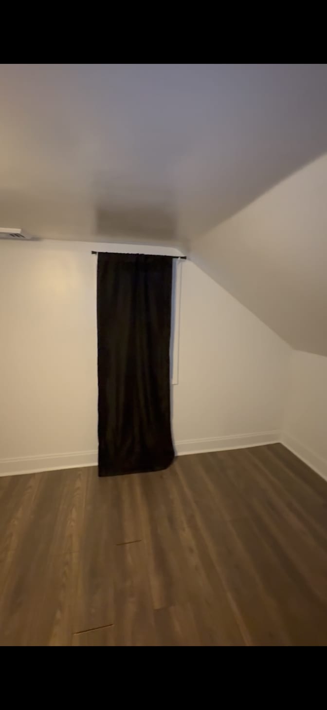 Stewart Bell's room