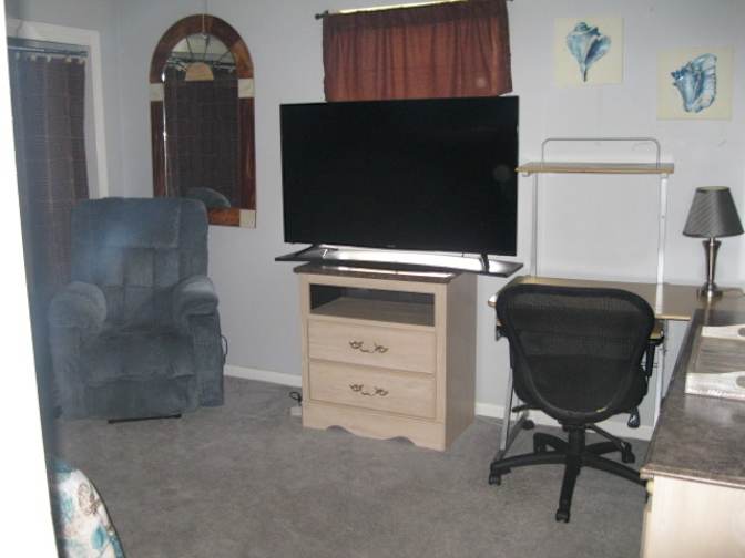 les's room