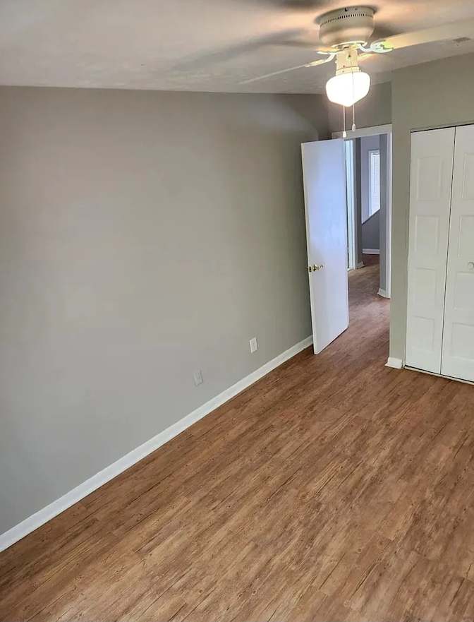 Alcove Rooms's room