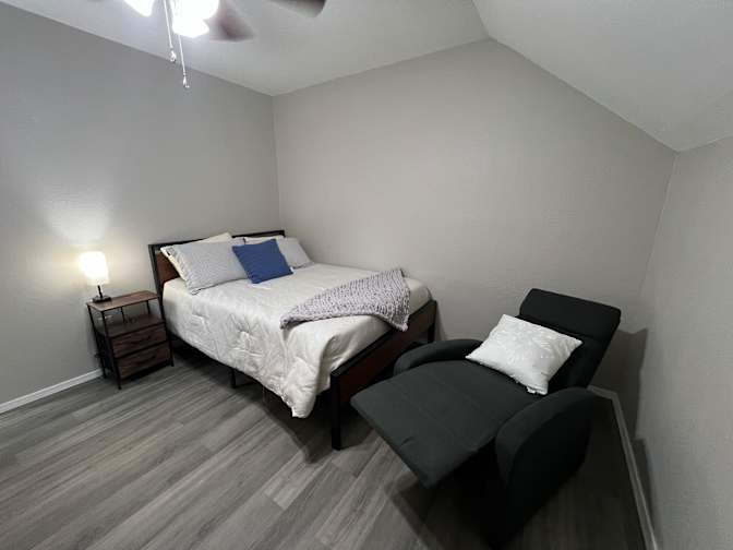 Andres's room