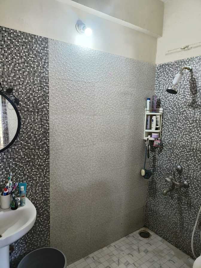 Neeraj's room