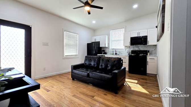 GBU Holdings Group's room