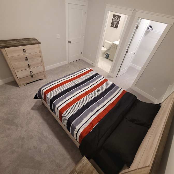 Ken's room