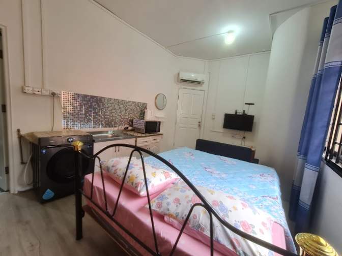 Roomy's room