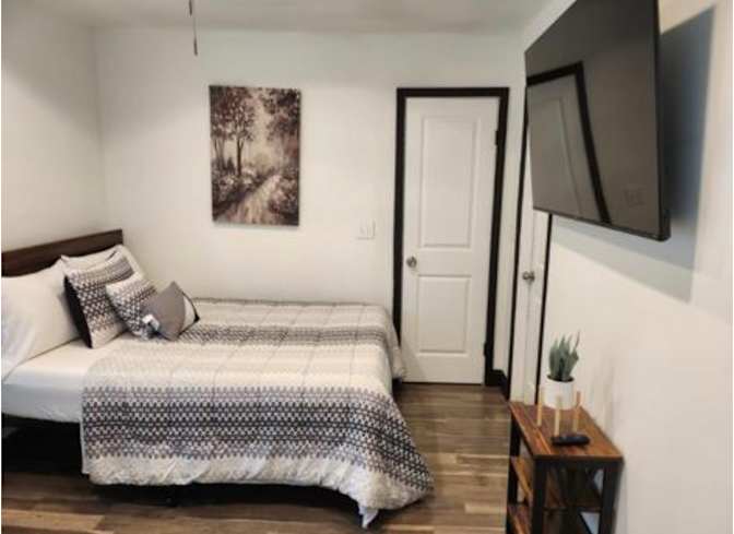 Dee's room