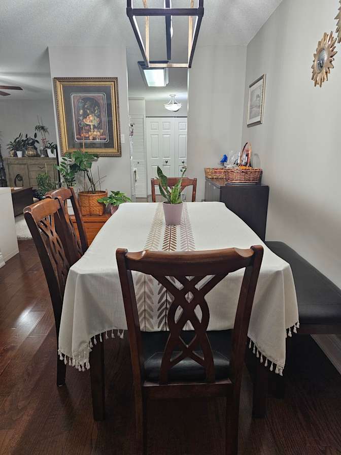 COZY NORTH YORK HOME's room