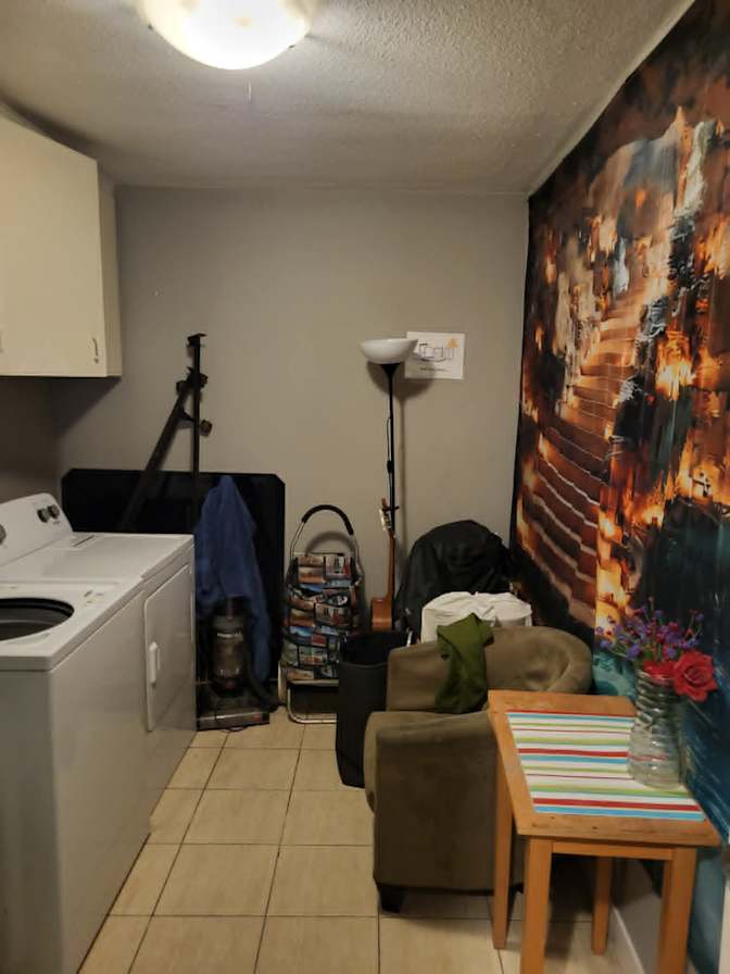 Eddy's room
