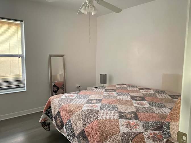 Laura Mateus's room